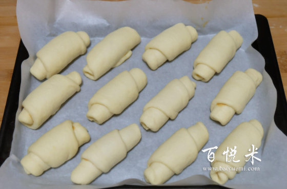 在家烤面包,配方自己改,低糖無(wú)油更健康,做法太簡(jiǎn)單了